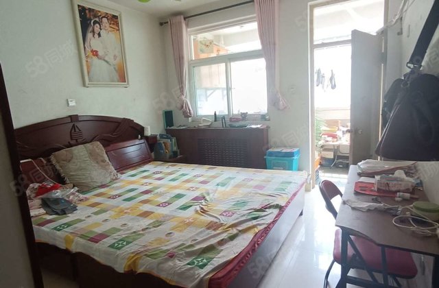 学府花园 三楼 带双车位 看房方便