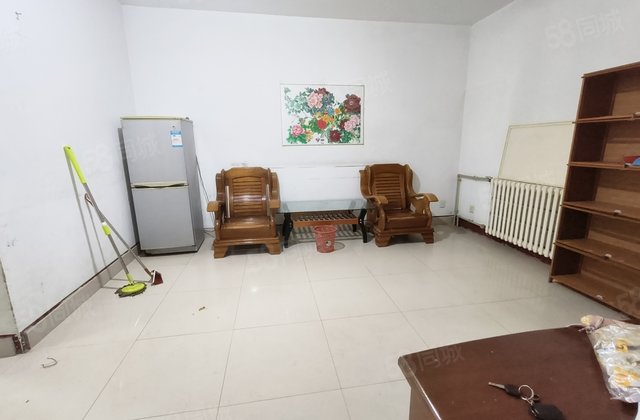 急 老文轩 聊大 学府花园 多层一楼 带车位 储藏室