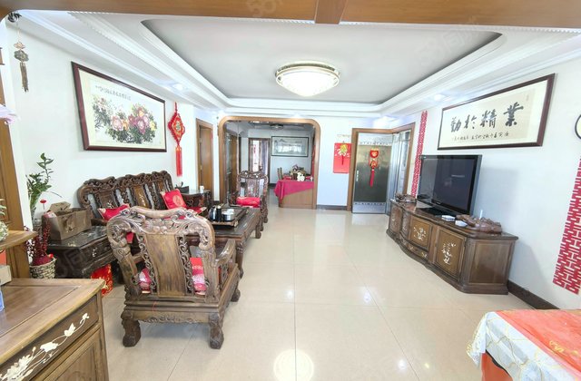 华盛花园4室2厅147.06㎡580万二手房图片