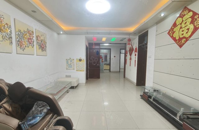 房东急售！带车库 储藏室 中间好楼层 南北通透三居室