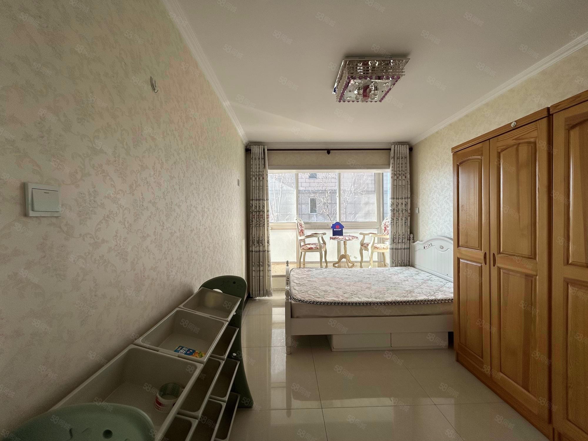 陽光街391號院3室2廳2衛(wèi)131.96㎡南北320萬