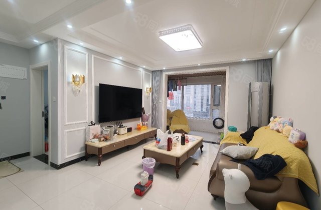 聊大二中翡丽湾锦绣学府三室双阳台