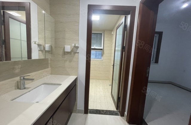 清水湾新房未住边户三室两卫有车位有储免大税随时看房