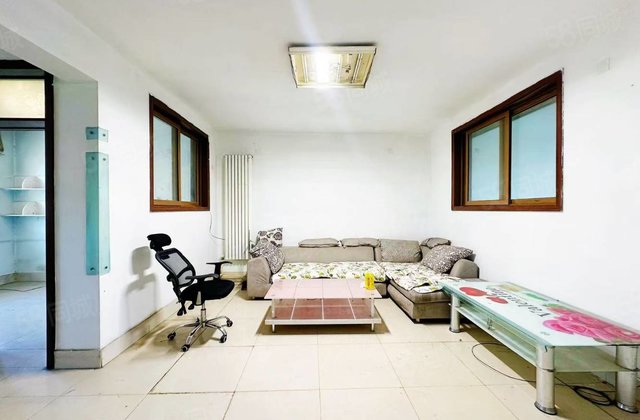 慧德中学和平医院 标准三居 南北通透 交通便利带储藏室可按揭