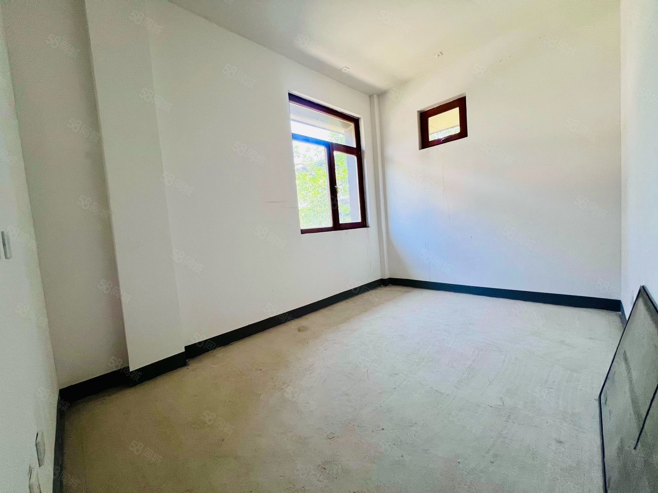 億城燕西華府(別墅)9室4廳8衛(wèi)596㎡南北2200萬