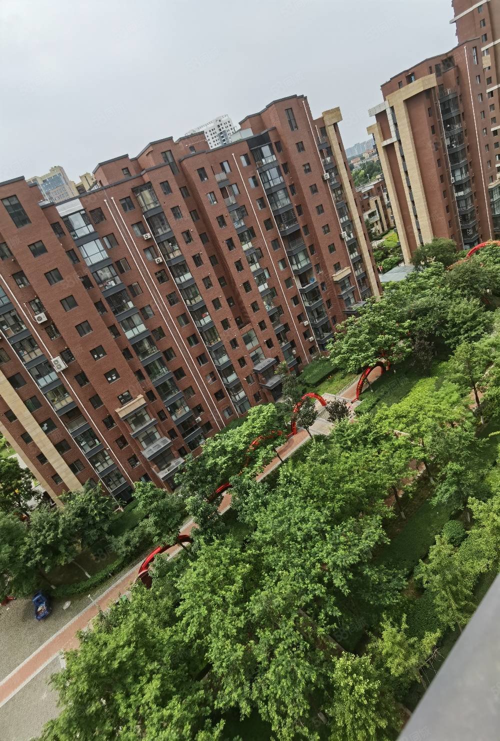 捡漏房源湖海假日精装修两室婚房楼层位置都好