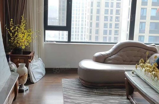 绿城百合新城 得房好 近医院 电梯房 中间楼层采光好