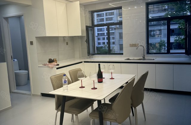 龙湖蓝山3室2厅145㎡74万二手房图片