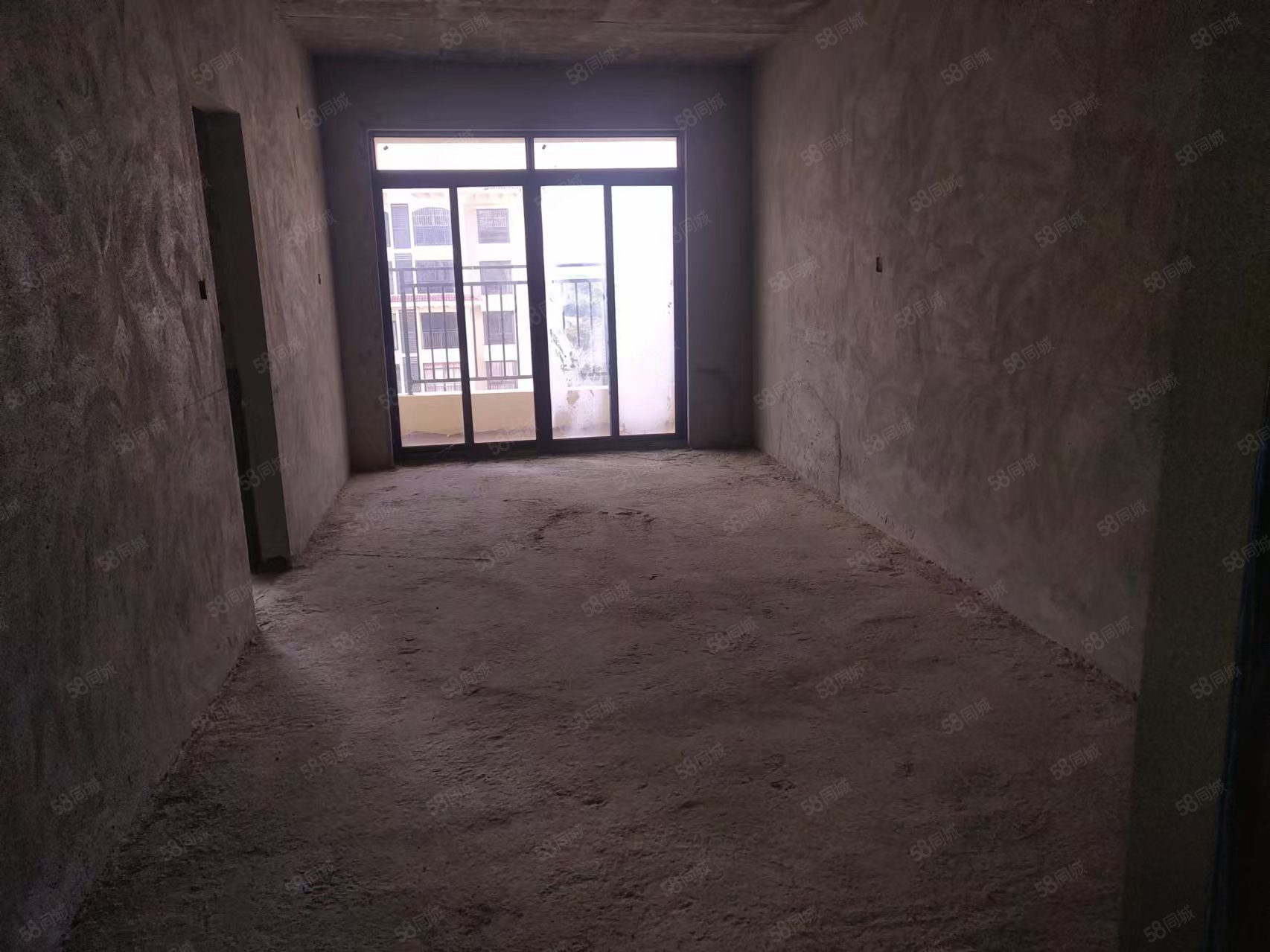 美林湖国际社区1室1厅1卫40.02㎡南15.5万