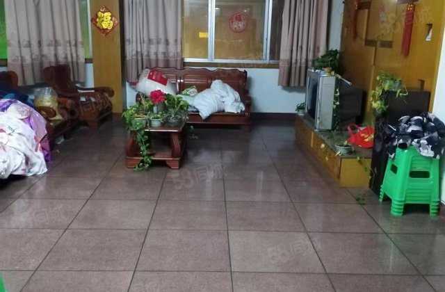 银都大厦3室2厅148.5㎡30.8万二手房图片