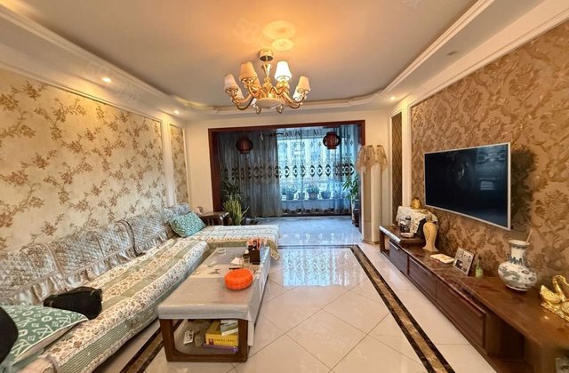 公园1号3室2厅138.65㎡60万二手房图片