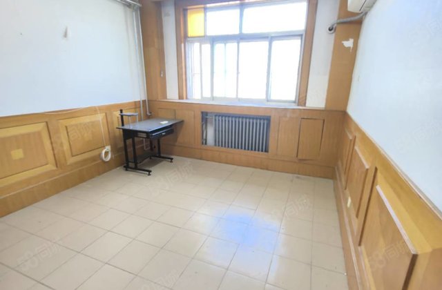 文轩中学本部！二实验 龙山南区 区委家属院 三室两厅 低楼层