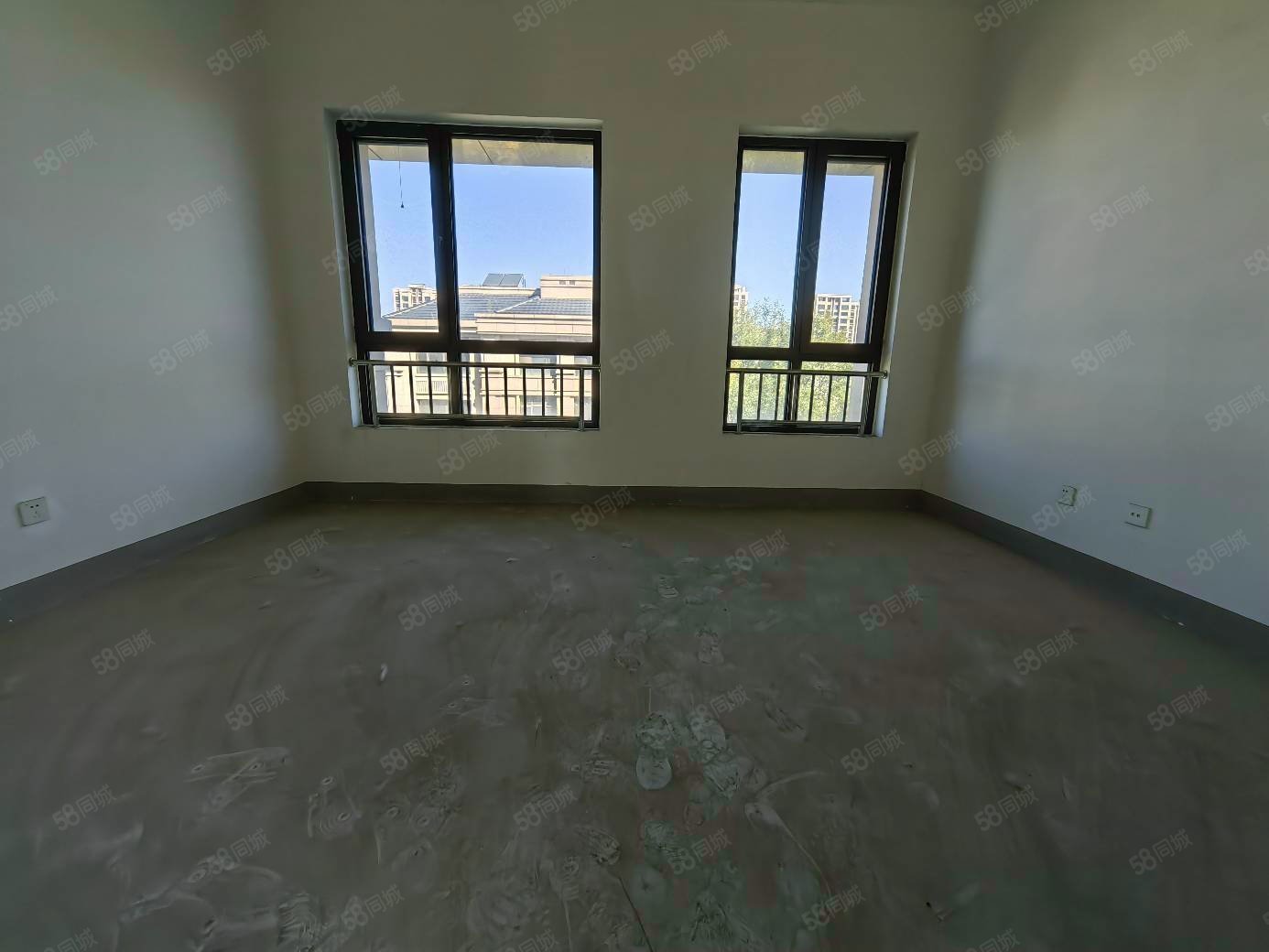 中海墅(東區(qū)別墅)4室3廳5衛(wèi)303㎡南北2450萬