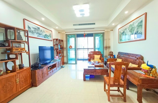 雅居乐富春山居4室2厅202㎡680万二手房图片