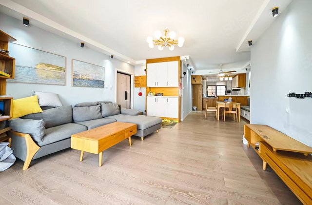 金霞湘绣园4室2厅131.74㎡90万二手房图片