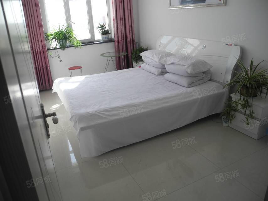 天赋佳苑3室2厅1卫125.45㎡南北24万