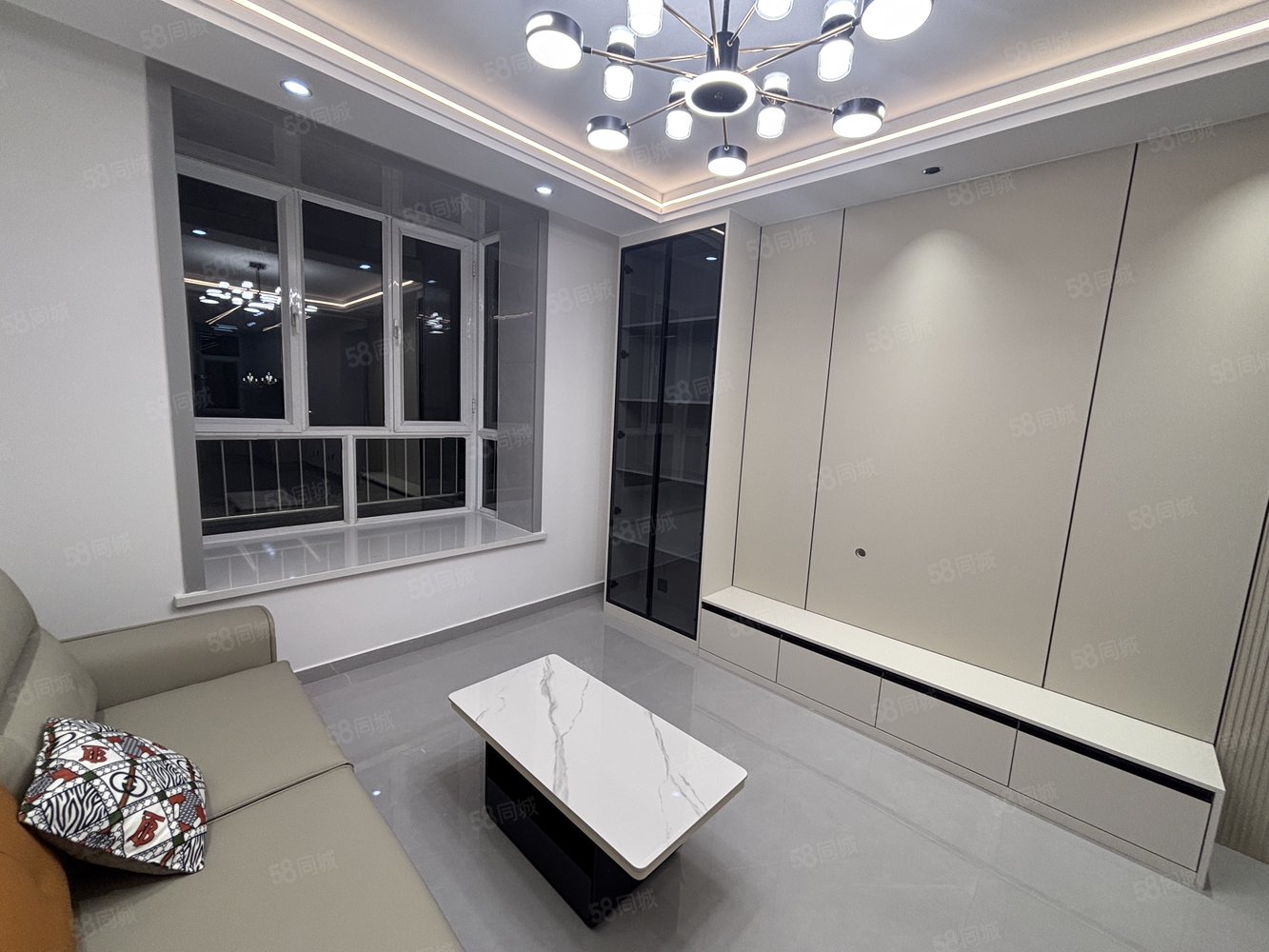 东方新天地2室2厅1卫63㎡南北26.5万