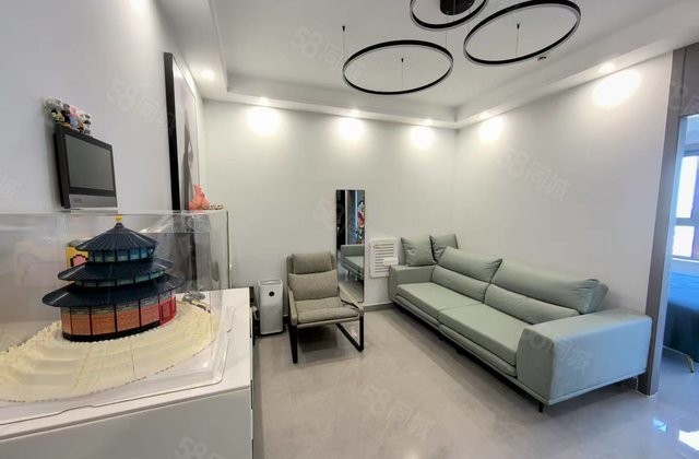 高端小区，孟达中央帝景，温馨两居，精装修，证满两年