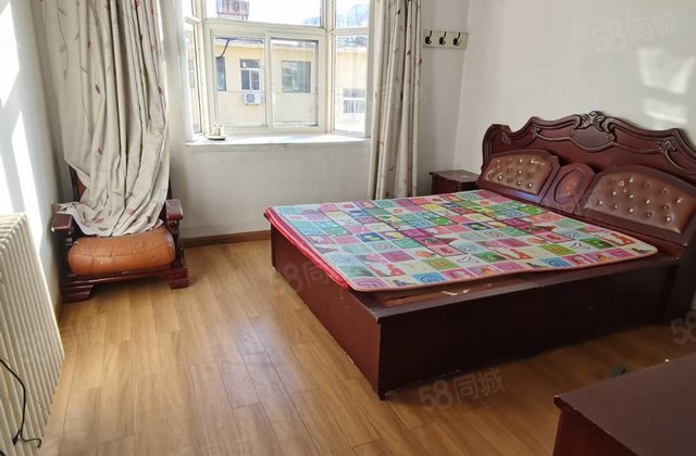 54万，文轩，外国语，红旗  网通公司家属院大两居