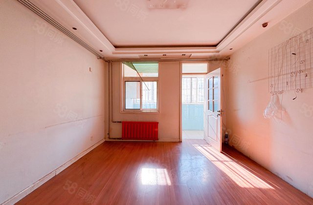 香江西邻 站北花园 居住密度低 产权清晰 南北通透 交通便利