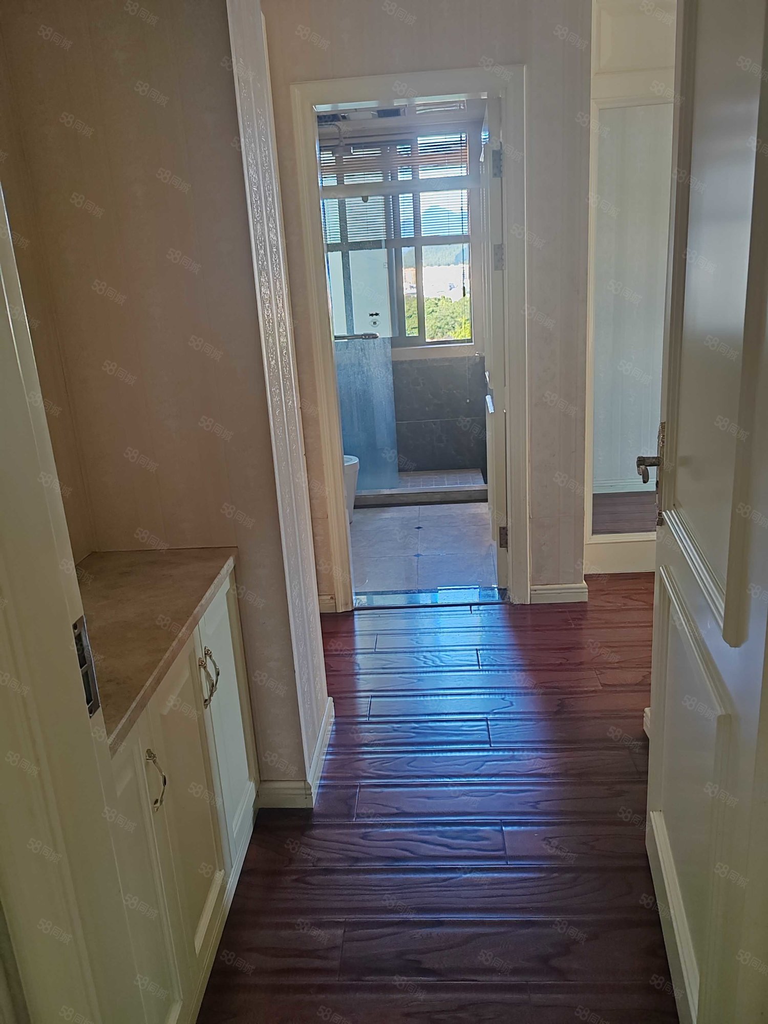 东方广场(开化)4室2厅2卫131㎡南175万