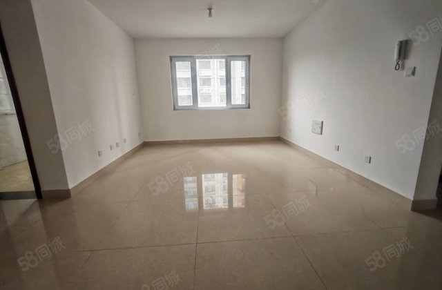 湖边 岳庄 步梯二楼 有证 三室朝阳 双阳台 新房未住