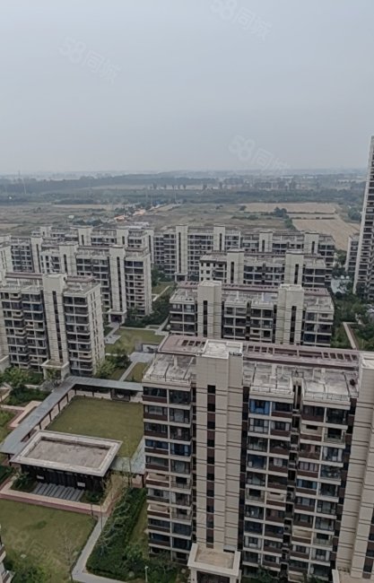 邦泰江山印3室2厅1卫92㎡南60万