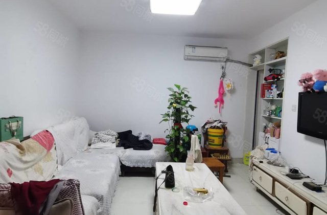 房东急售，水岸花语旁，中间楼层，随时看房，