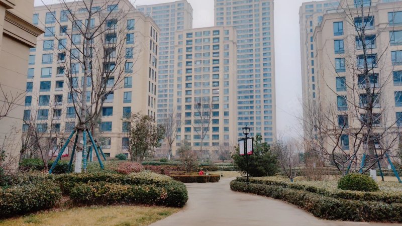 急售万达旁绿城桂花园3室精装送地下室好楼层采光极好