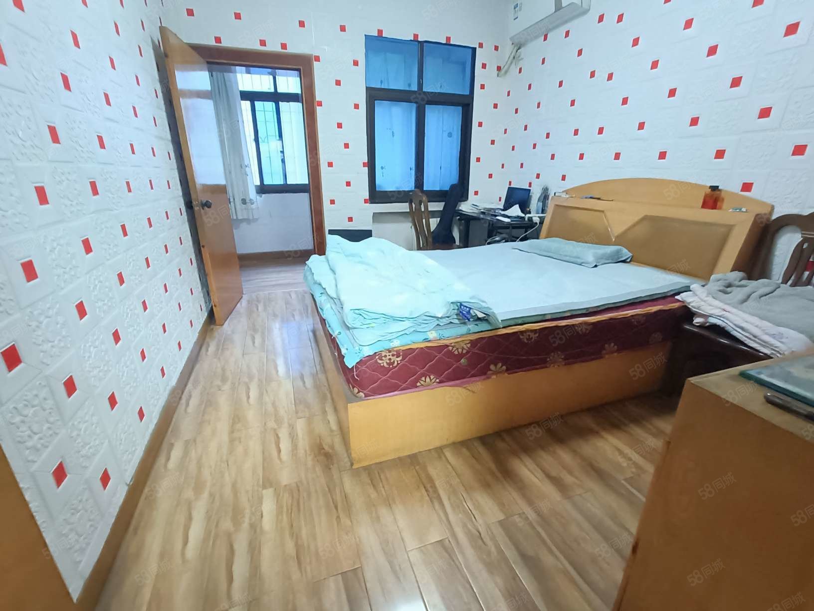 国税花苑3室2厅1卫108.74㎡南北58.8万