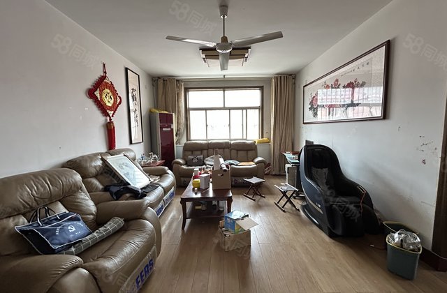 阳光 实验 三里铺小区 三室东边户 停车方便 看房子方便