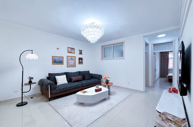 万达达旁 桐凤家园 阿尔卡 五中三室二厅5万入住