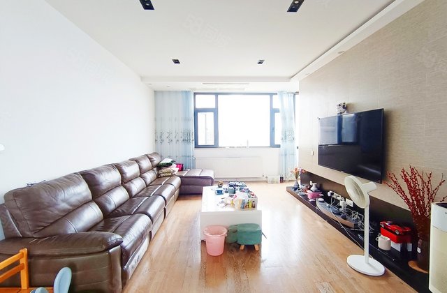 东湖国际5室2厅232.6㎡478万二手房图片