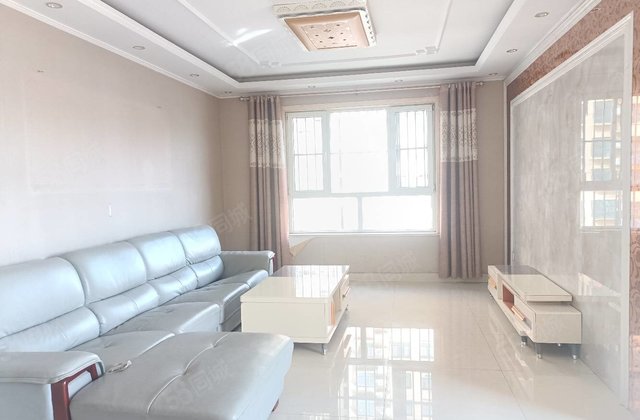 香江二期  聊城三院 海润公园  三室两厅边户带储藏室车位