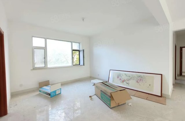 英伦花园洋房！双车位和40平大地下室 大平层5室！免大税 ！