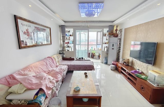 新东方名人苑二期 小三居 高楼层采光充足 有电梯 正规商品房