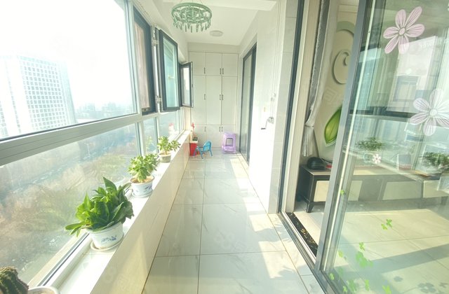 阿尔卡迪亚六期 带车位 双阳台三室 中间楼层 精装修水岸花语