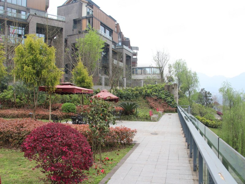 国奥村(一期别墅)4室2厅3卫206㎡南北330万