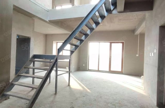 智慧领域5室3厅207.96㎡128.8万二手房图片