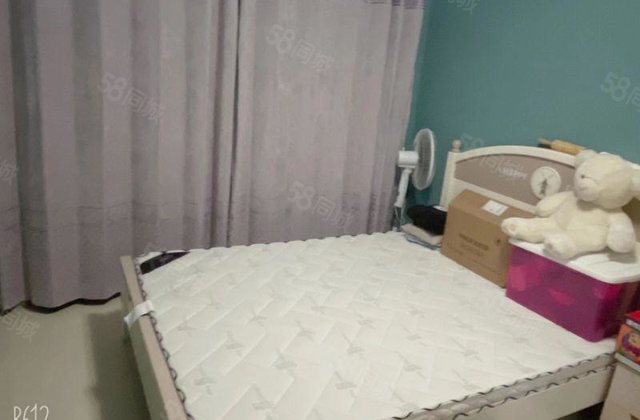 欧景丽都，步梯东边户，三室朝阳两厅两卫，带储藏室，