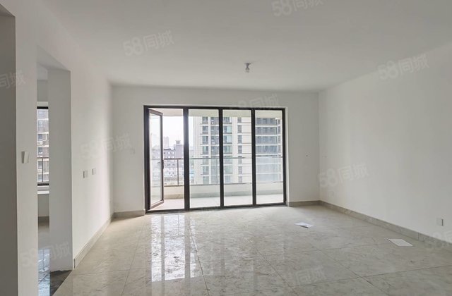 万达南邻江山印新房未住四室带车位储藏室