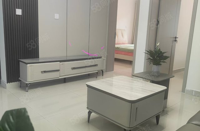 实验中三室两厅一卫精装送全套家具82平才40多万送储