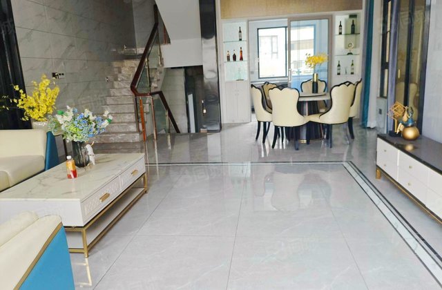 惠福直街小区5室1厅320㎡276.8万二手房图片