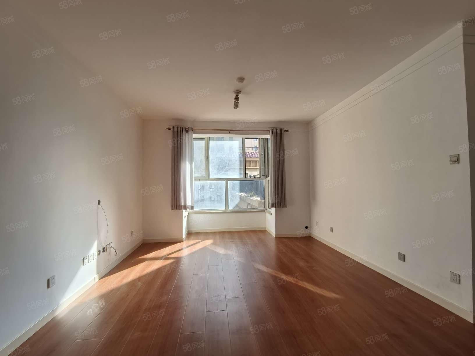 水印城3室2厅2卫119.2㎡南北61.8万