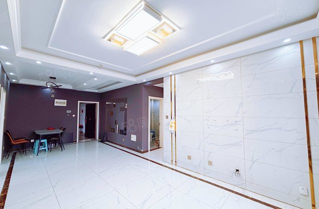 二中东临130平精装三室两卫西边户 送储藏室 单价不到八千