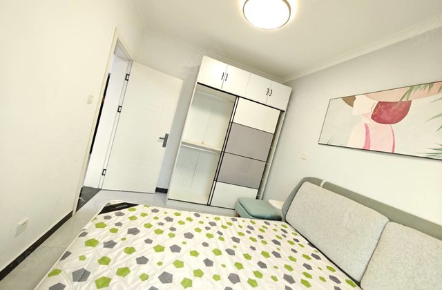 阳光实验旁颐馨园二期电梯小二居精装