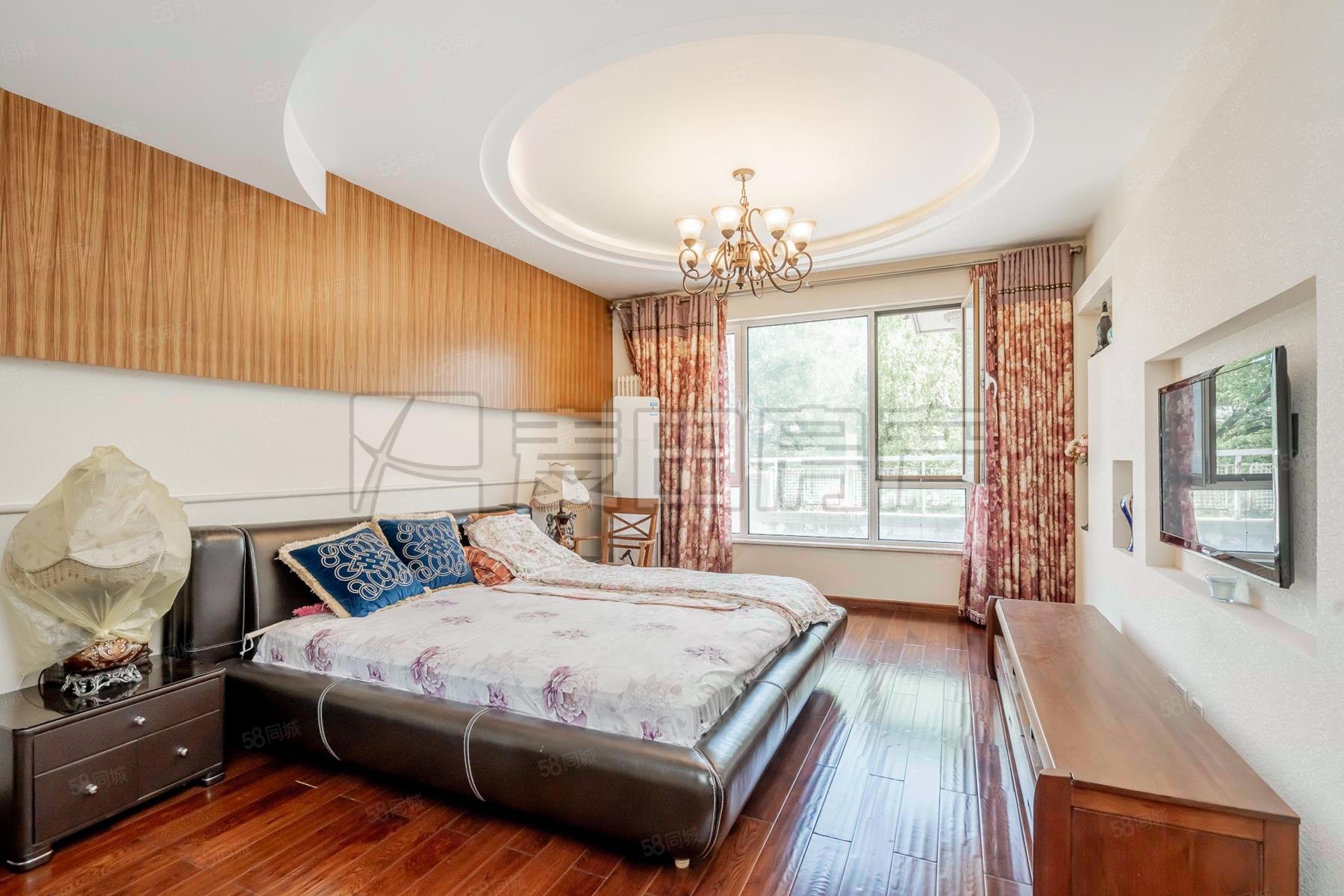 倚林佳園(別墅)5室3廳3衛(wèi)247㎡南北2980萬