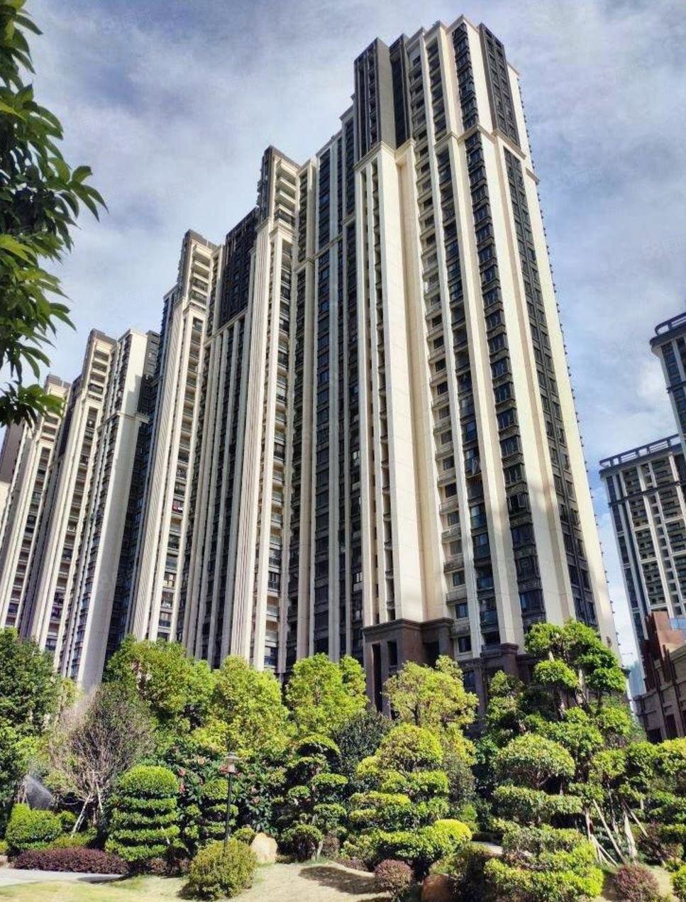 10粒即过户壹品湾三期全新轻奢装修未入住正规2房2厅