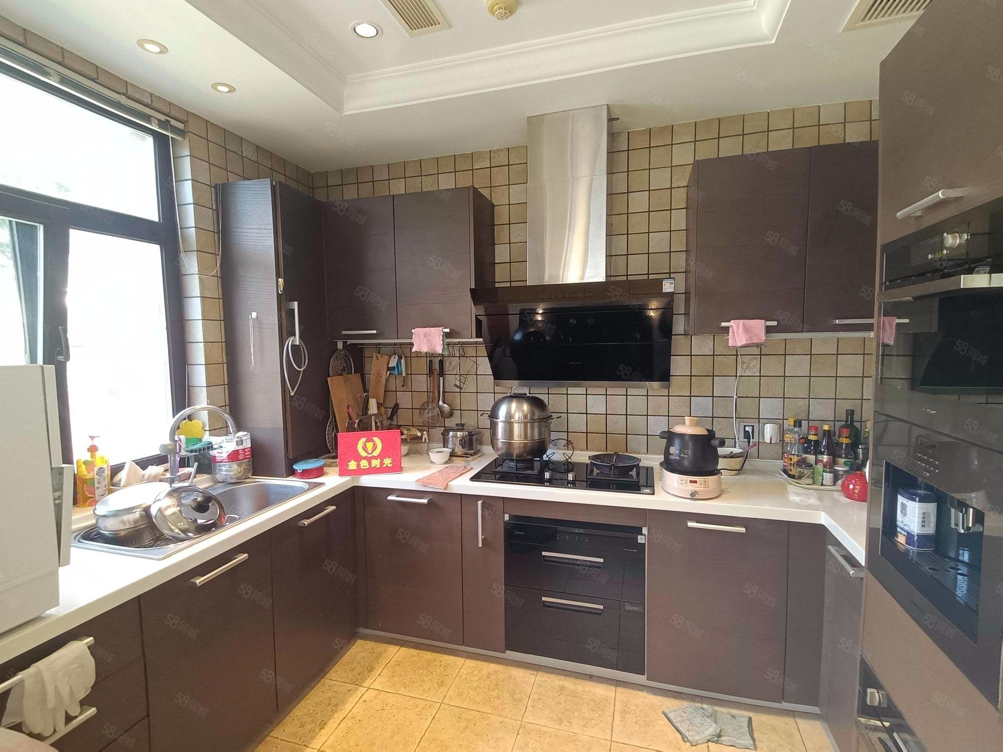 君山別墅6室5廳4衛(wèi)391.84㎡南北790萬(wàn)