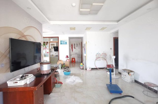 刚需小三居 带电梯 装修好 正规商品房 房龄新 南北通透